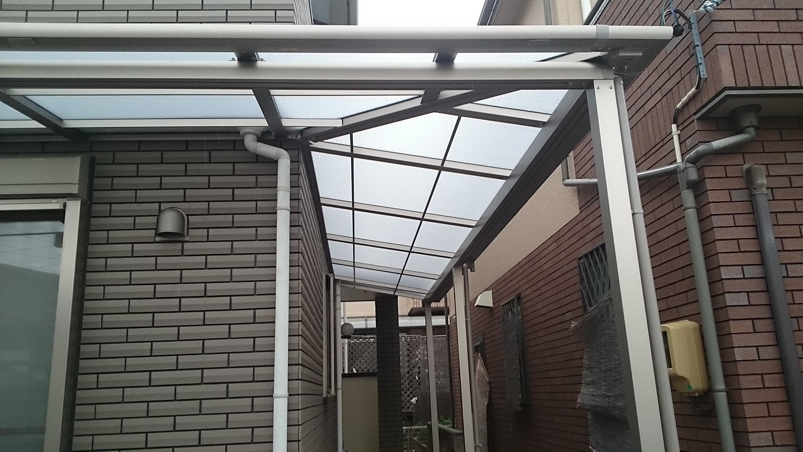 テラス新設工事 | 四日市市のエクステリア工事ならイズ美