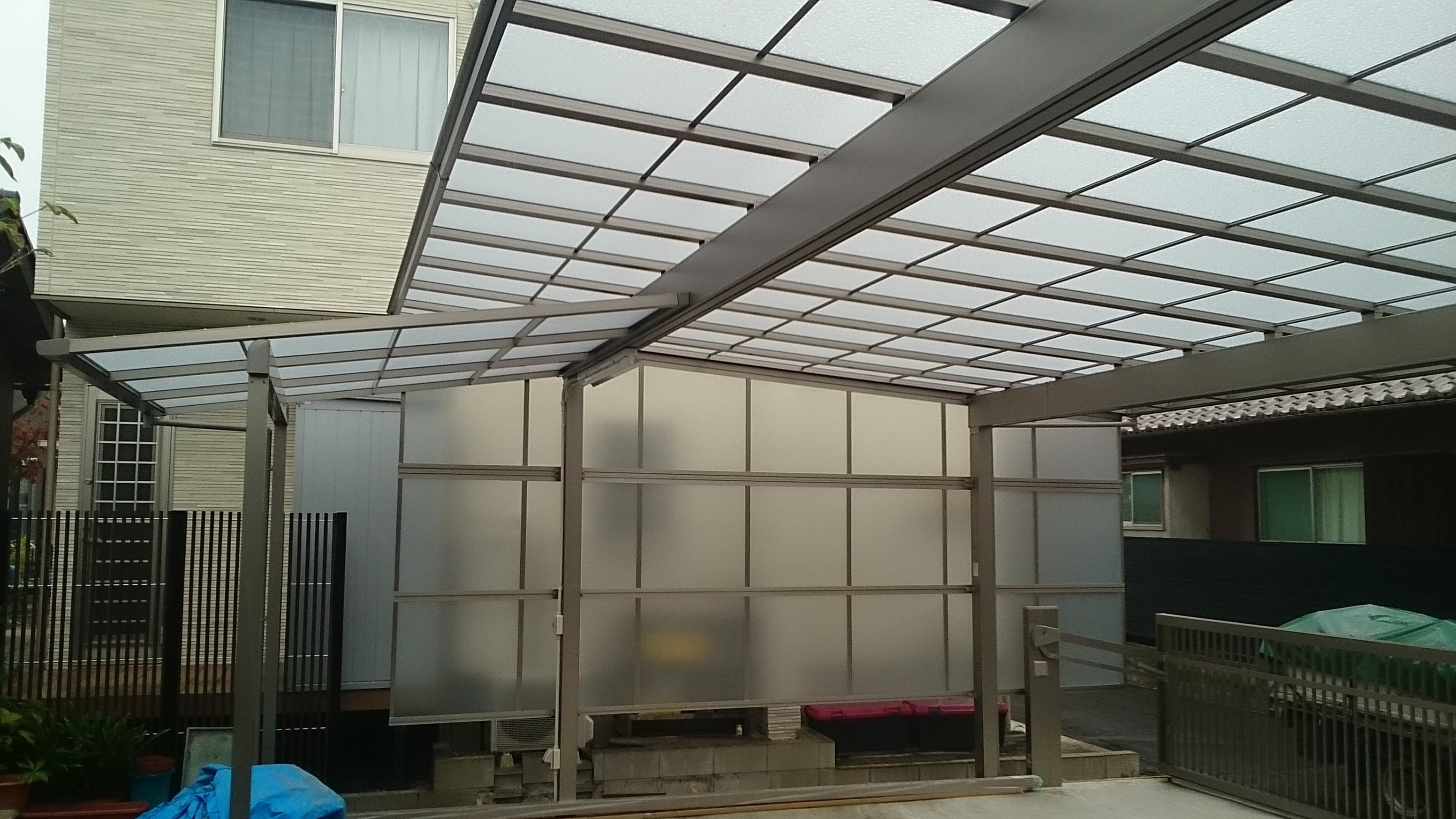 カーポート・サイクルポート新設工事 | 四日市市のエクステリア工事ならイズ美