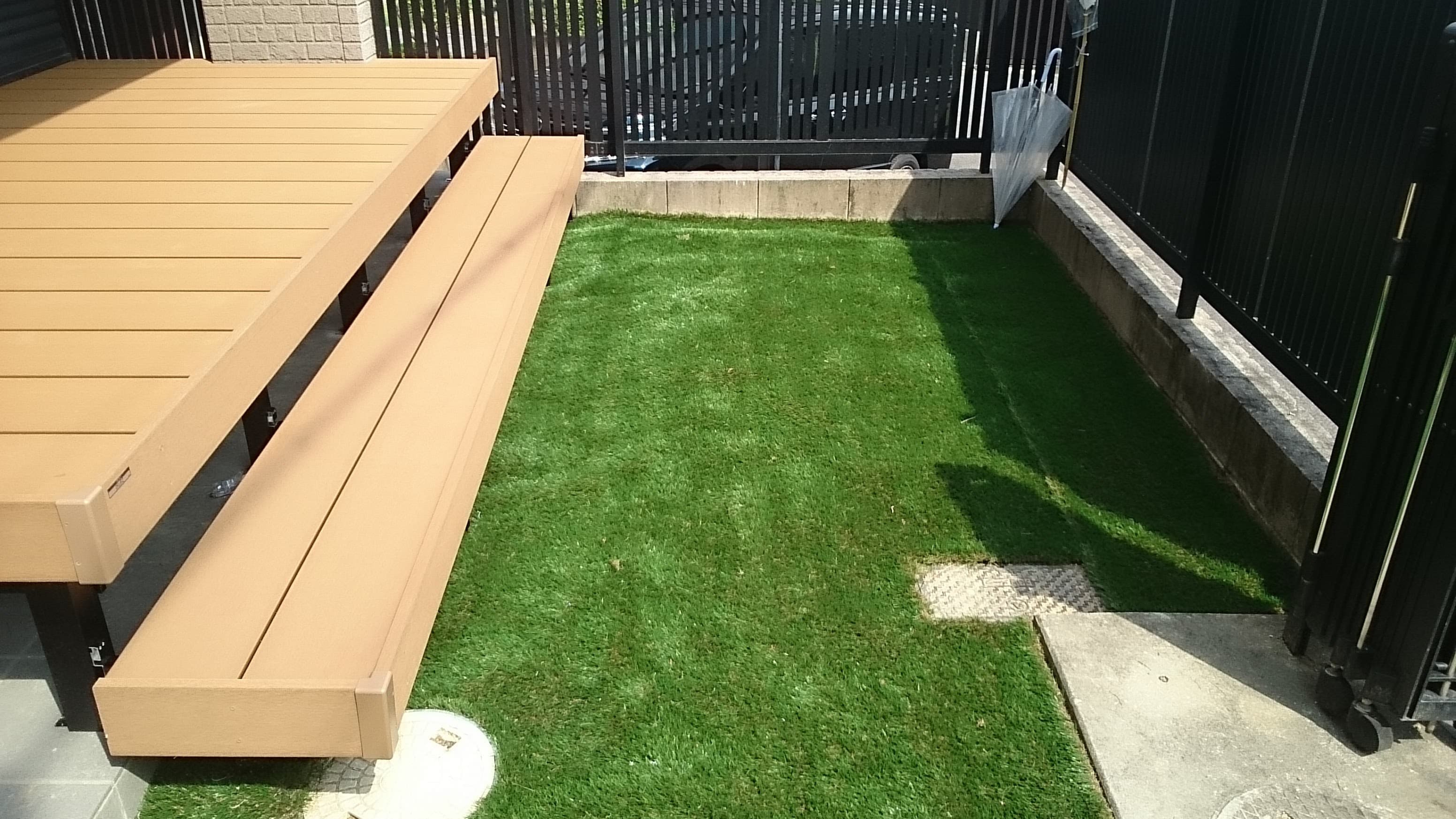 人工芝設置 | 四日市市のエクステリア工事ならイズ美