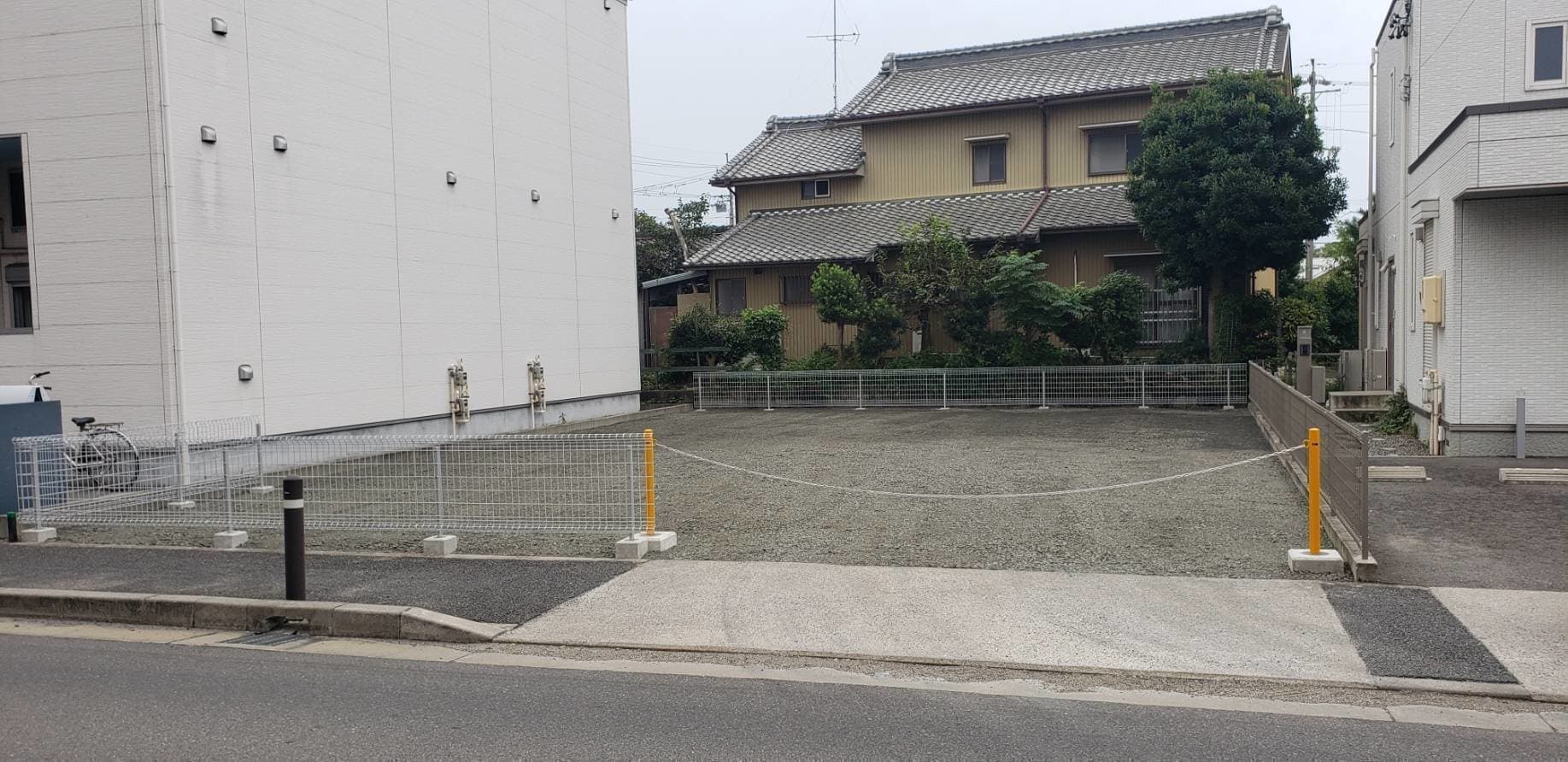 駐車場ポール新設 | 四日市市のエクステリア工事ならイズ美