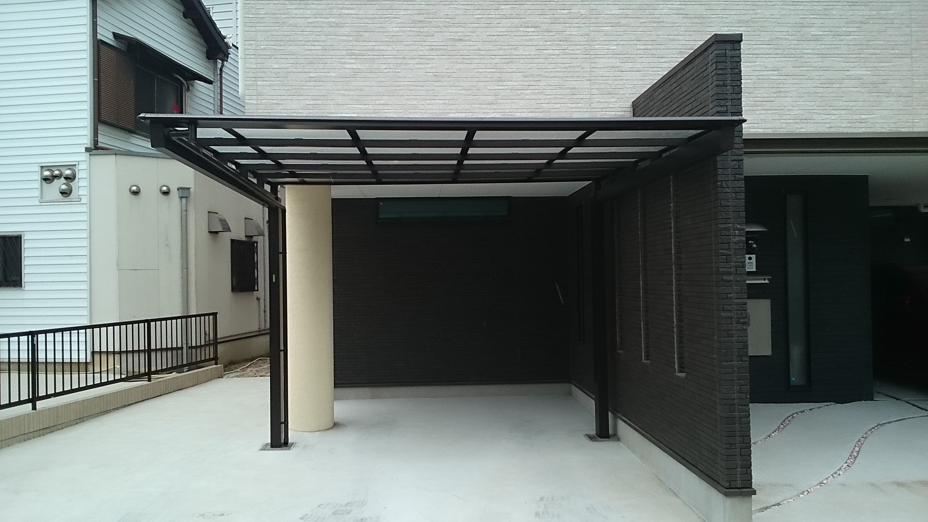 スタイリッシュカーポート新設工事 | 四日市市のエクステリア工事ならイズ美